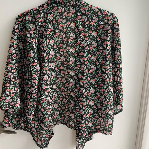 Sheer floral patterned kimono - Picture 2 of 5